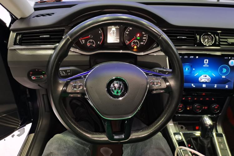 Used Volkswagen Passat 2017 330TSI DSG Luxury Edition
