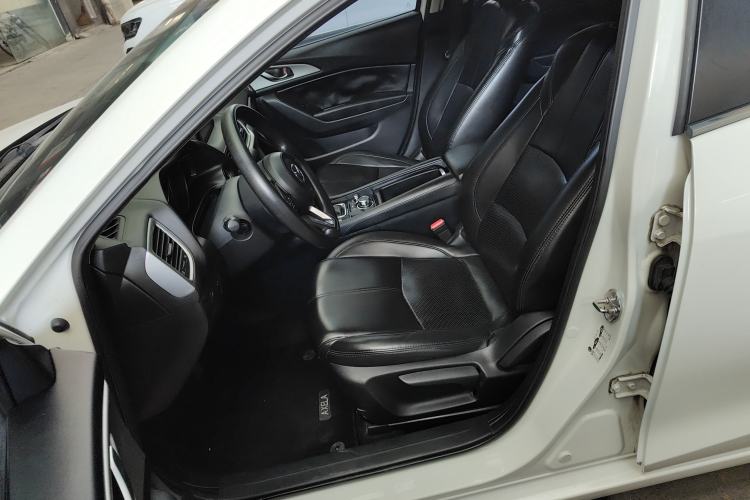 Used Mazda Mazda 3 Axela 2017 Sedan 1.5L Automatic Luxury Model Emission Standard China V
