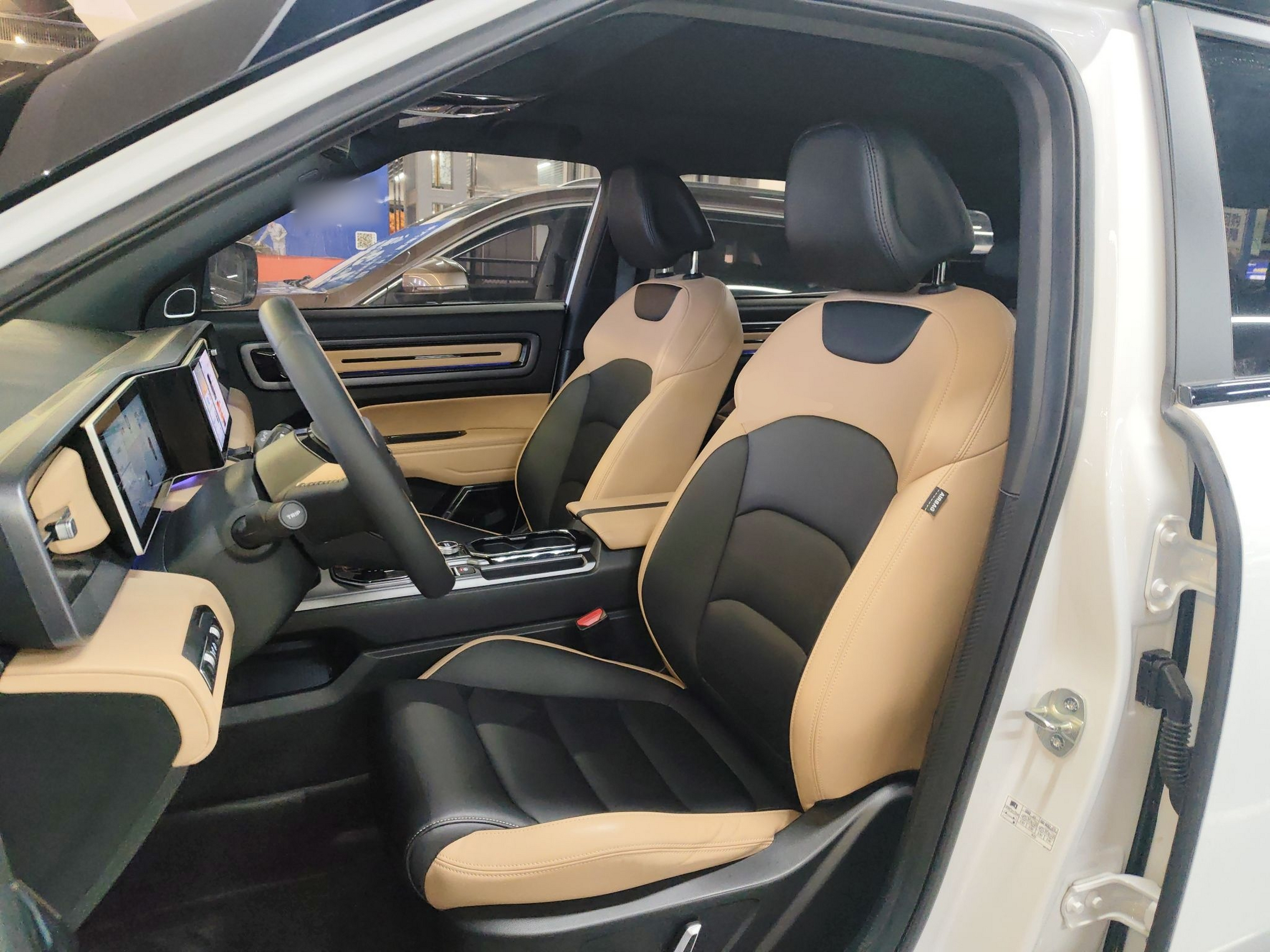 Переднее сиденье в автомобиле