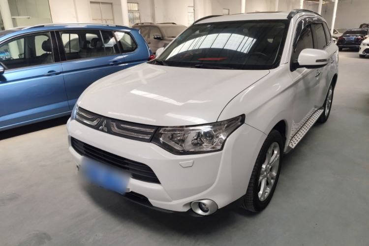 Used Mitsubishi Outlander 2013 2.4L 4x4 Luxury Navigation Edition 5 Seats
