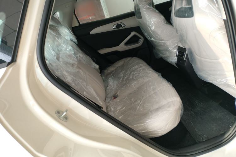 Used BYD Yuan UP 2025 Model 301KM Leading Version