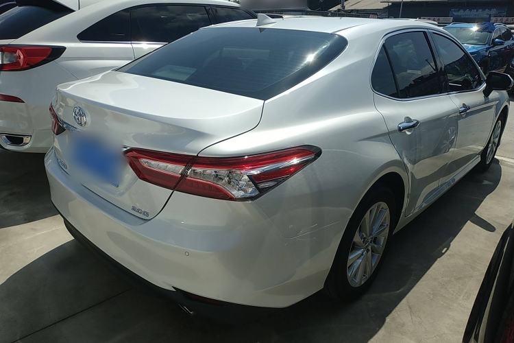 Used Toyota Camry 2021 2.0G Luxury Edition
