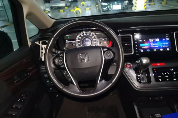 Used Honda Elysion 2016 2.4L Comfort Edition
