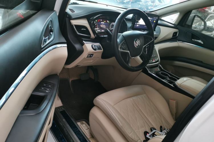 Used Buick GL8 2023 Facelifted Land Cruiser Executive Luxury Version
