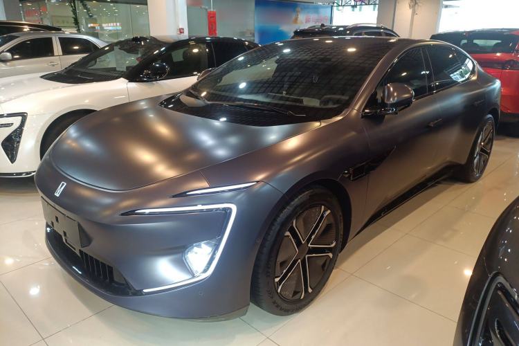 Used  12 2023 700 Three-Laser Rear-Wheel Drive Luxury Edition
