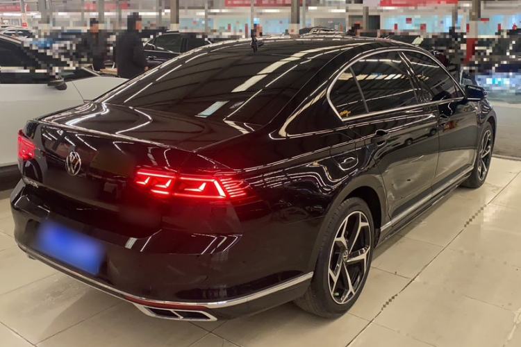 Used Volkswagen Magotan 2023 2 Million Units Limited Edition 330TSI DSG Leading Version
