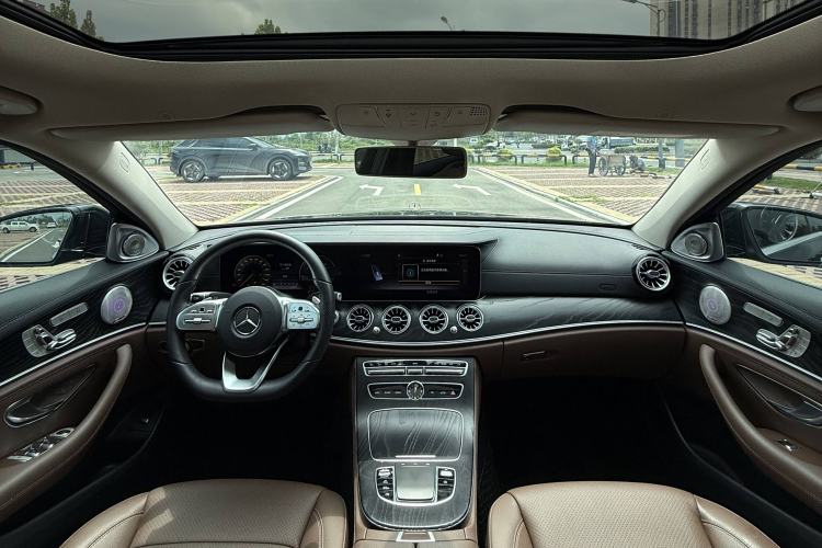 Used Mercedes-Benz E-Class 2019 E 300 L Sporty and Stylish Model
