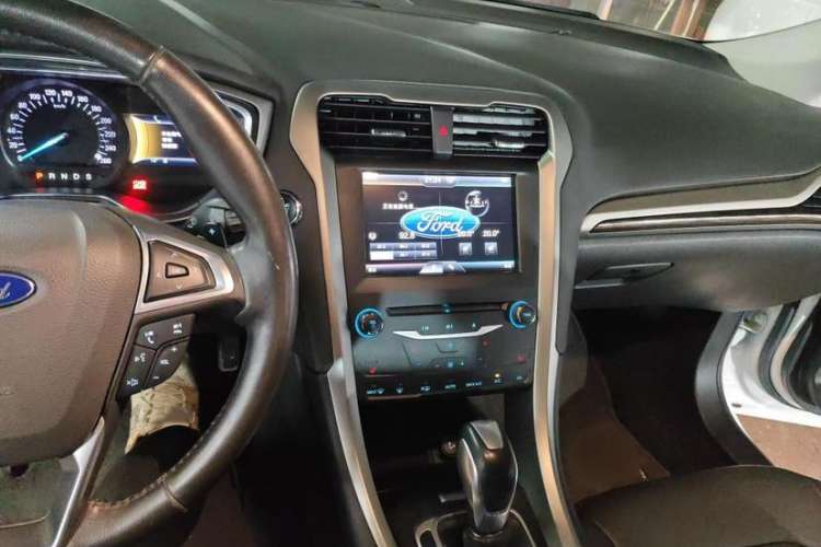 Used Ford Mondeo 2013 2.0L GTDi 200 Luxury Model
