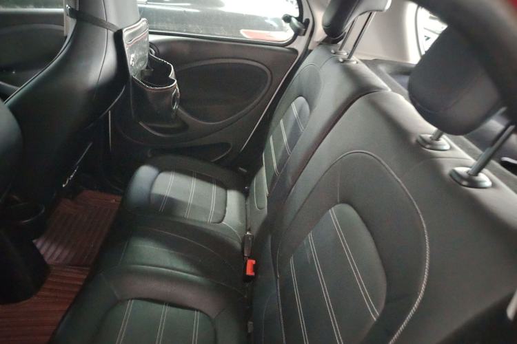 Used  forfour 2018 0.9T 66 kW Pioneer Edition
