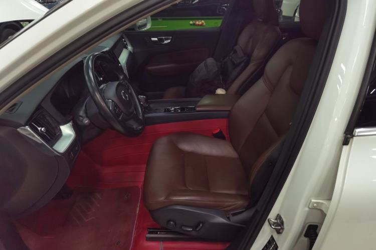 Used Volvo XC60 2019 T5 4x4 Zhiyuan Edition China VI Standard
