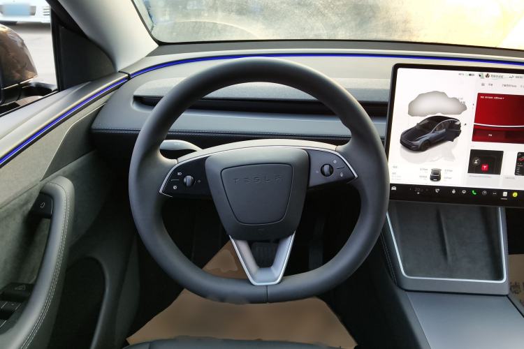 Used Tesla Model Y 2025 Long-Range All-Wheel-Drive Version