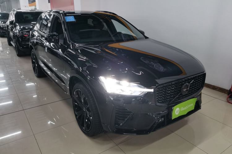 Used Volvo XC60 New Energy 2025 Plug-in Hybrid Long-Range All-Wheel Drive Zhiyuan Extreme Night Black Edition
