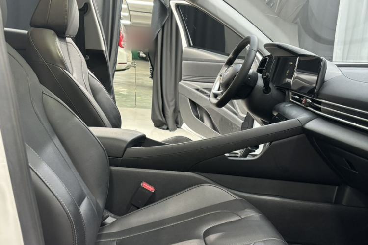 Used Hyundai Elantra 2023 1.5L CVT LUX Prestige Edition