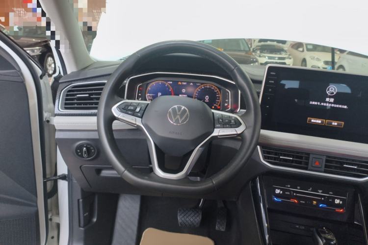 Used Volkswagen Tayron 2023 300TSI Two-Wheel-Drive Luxury Plus Advanced Edition
