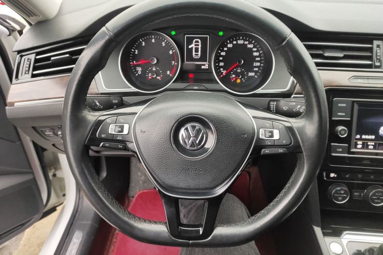 Used Volkswagen Magotan 2018 330TSI DSG Luxury Model
