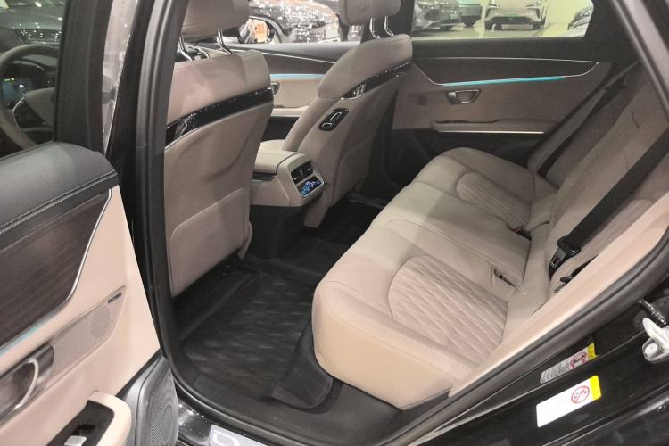 Used BYD Han 2025 EV with 701 km of Laser Radar-Enabled Intelligent Driving
