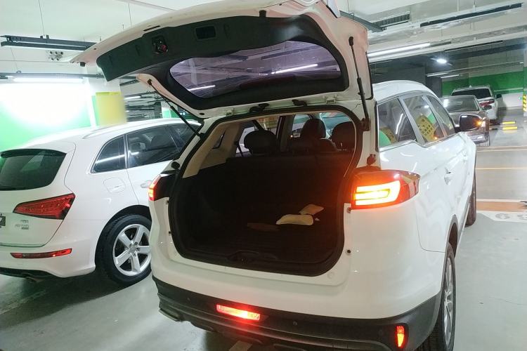 Used Geely Auto Emgrand X7 Sport 2020 1.8TD DCT Two-Wheel Drive Smart Connect 4G-Enabled Version
