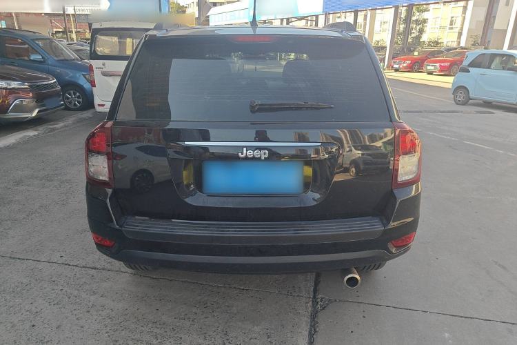 Used  Compass 2014 Revised Version 2.0L Two-Wheel Drive Entry-Level Edition
