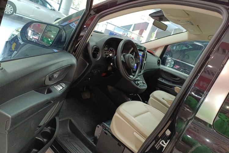 Used Mercedes-Benz Vito 2023 2.0T Elite Version 7 Seats