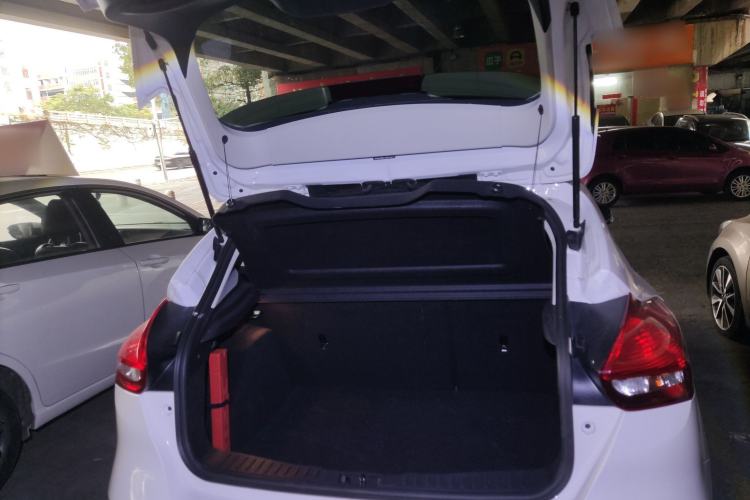 Used Ford Focus 2018 Hatchback Classic 1.6L Automatic Trendy SmartDrive Edition
