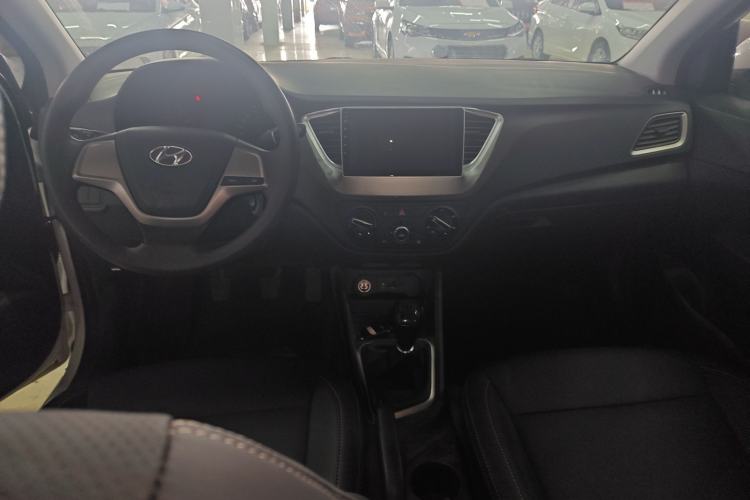 Used Hyundai Verna 2016 1.4L Manual Cool Edition GLS
