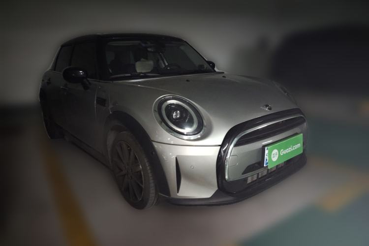 Used MINI MINI 2023 1.5T COOPER Artist Five-Door Edition
