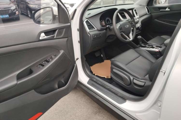 Used Hyundai Tucson 2015 1.6T Dual-Clutch Two-Wheel-Drive Smart Model

