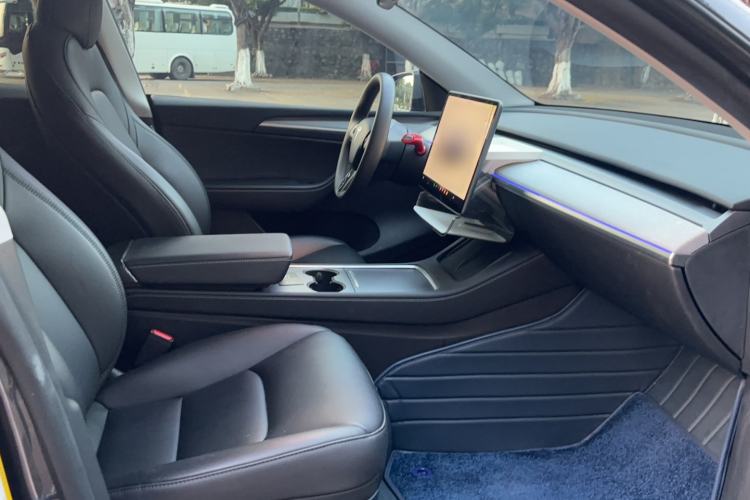 Used Tesla Model Y 2024 Long-Range All-Wheel-Drive Version
