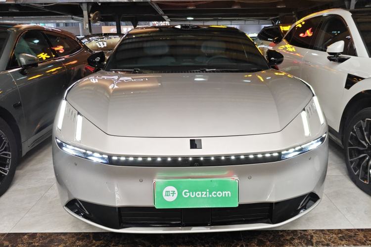 Used Lynk & Co Z10 2025 95 kWh 766 km Range Rear-Wheel Drive Max
