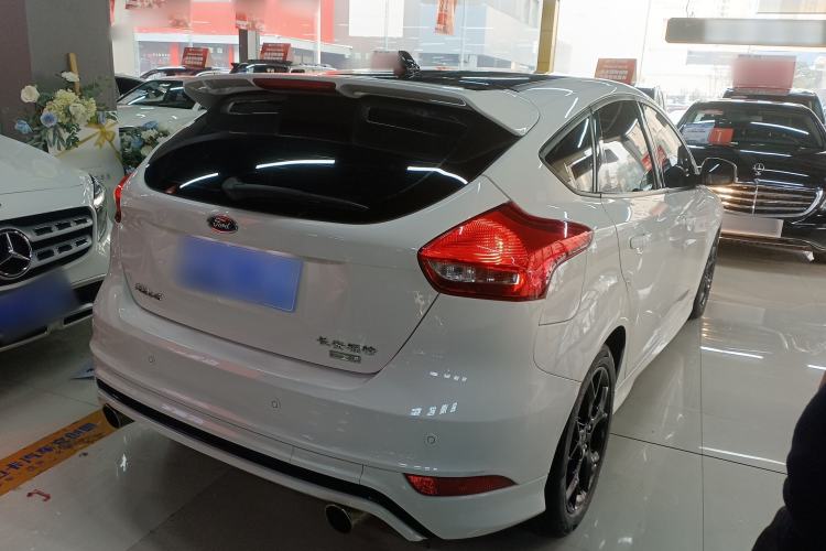 Used Ford Focus 2017 1.5T CTCC White and Black Limited Edition
