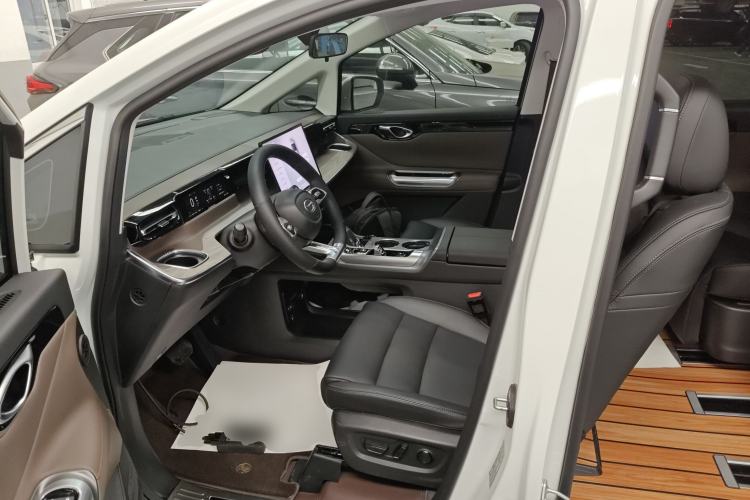 Used GAC Trumpchi Trumpchi E8 2024 Honor Series 2.0L Honor Edition
