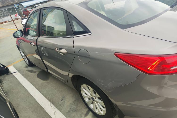 Used Ford Escort 2015 1.5L Automatic Fashion Model
