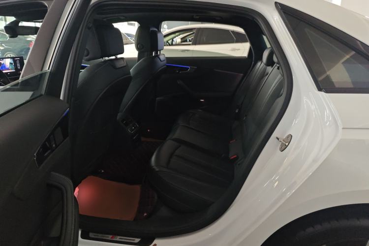 Used Audi A4L 2023 40 TFSI Luxury Dynamic Model
