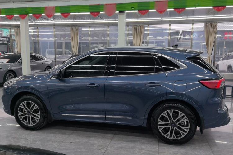 Used Ford Escape 2020 EcoBoost 245 Four-Wheel Drive Luxury Edition
