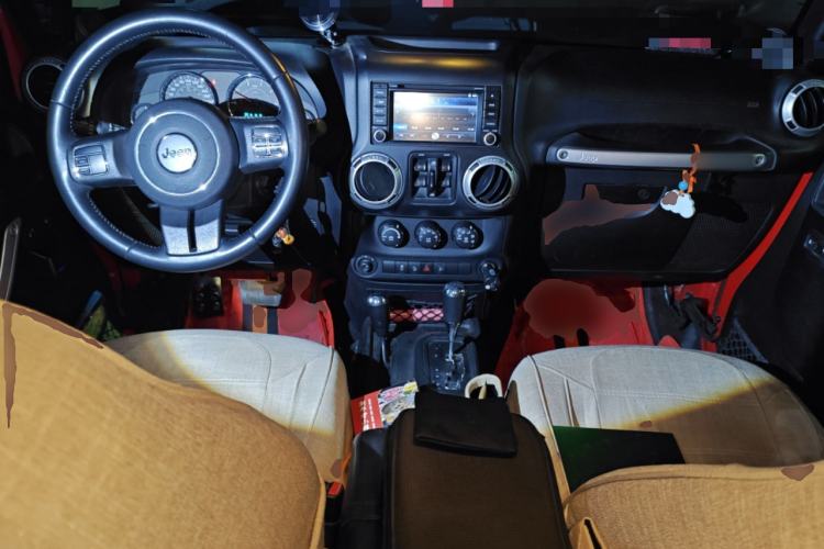 Used Jeep Wrangler 2014 2.8TD Sahara Four-Door Edition
