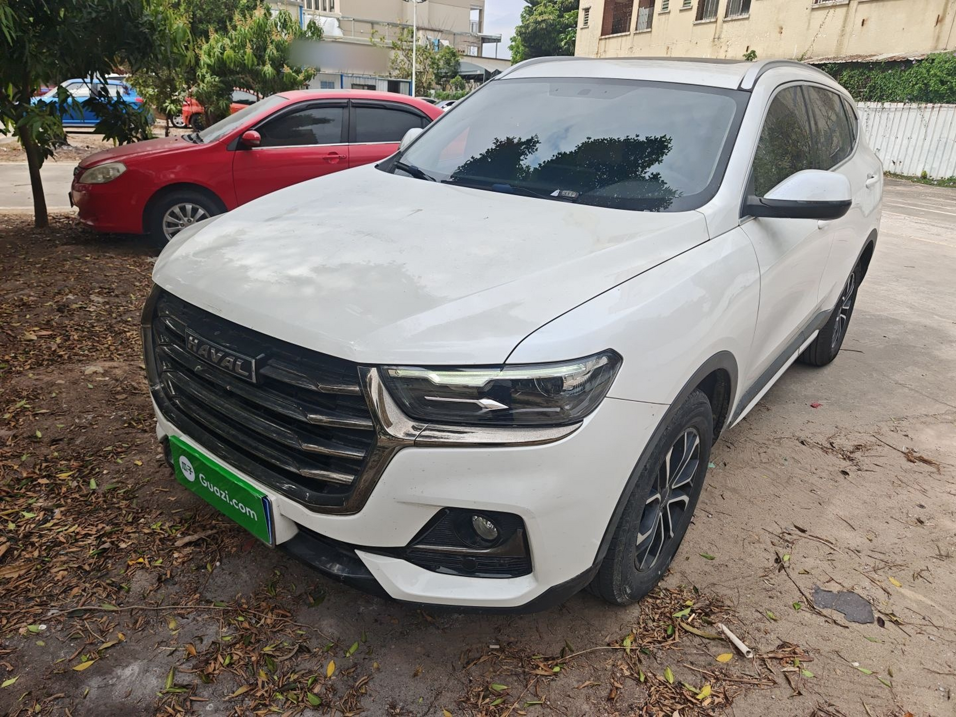 Под передней частью автомобиля