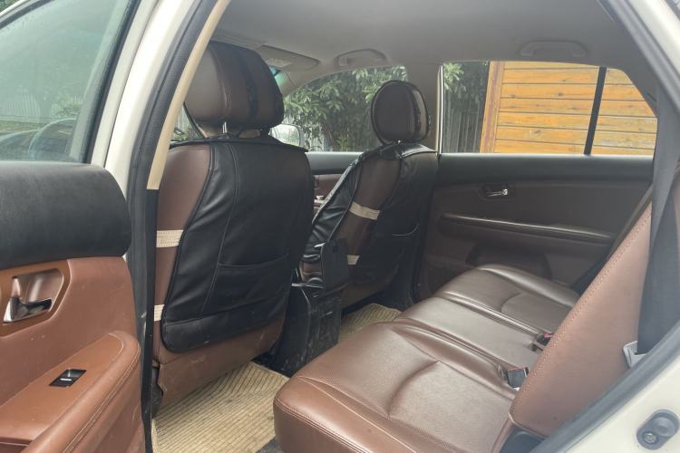 Used BYD S6 2014 2.0L Manual Luxury 5-Seater
