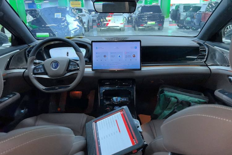 Used BYD Han 2023 EV Champion Edition 605KM Front-Drive Premium Model
