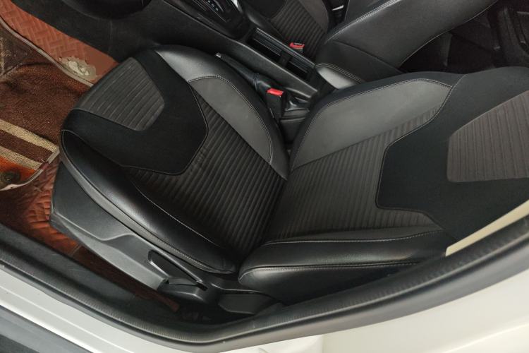 Used Ford Focus 2017 Sedan 1.6L Automatic Fashion Edition Smart Drive Version
