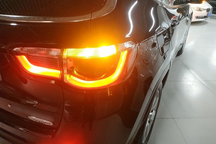 Used  Compass 2019 200T Automatic Family Edition - Connected Large Screen Version
