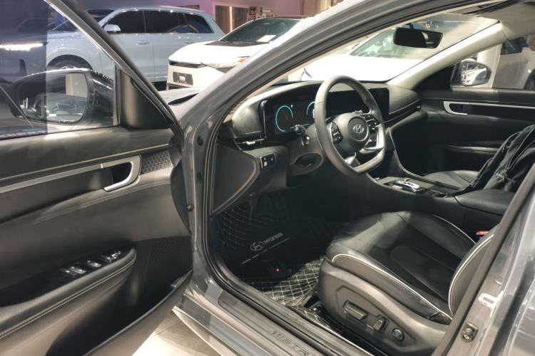 Used Hyundai Mistra New Energy 2021 LUX Premium Edition
