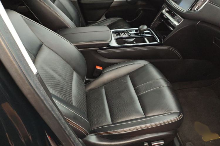 Used GAC Trumpchi GS8 2020 390T Two-Wheel Drive Luxury Smart Connectivity Version (7 Seats)
