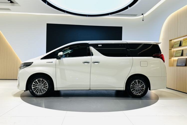 Used Toyota Alphard 2021 Dual-Engine 2.5L Luxury Edition
