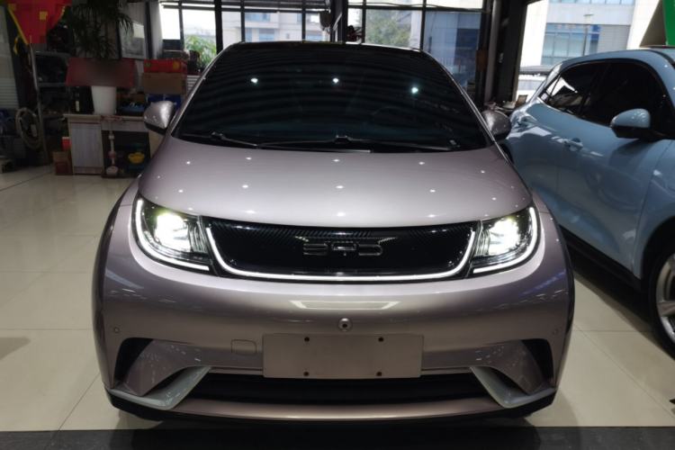 Used BYD Dolphin 2023 420 km Fashion Edition
