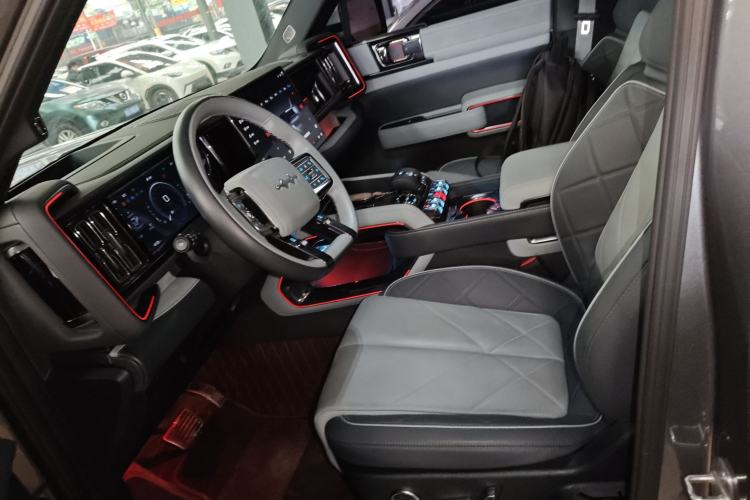 Used  Leopard 5 2023 Navigator Edition
