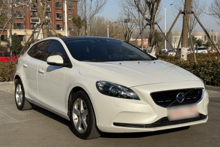 Used Volvo V40 2016 T3 Zhiyi Edition