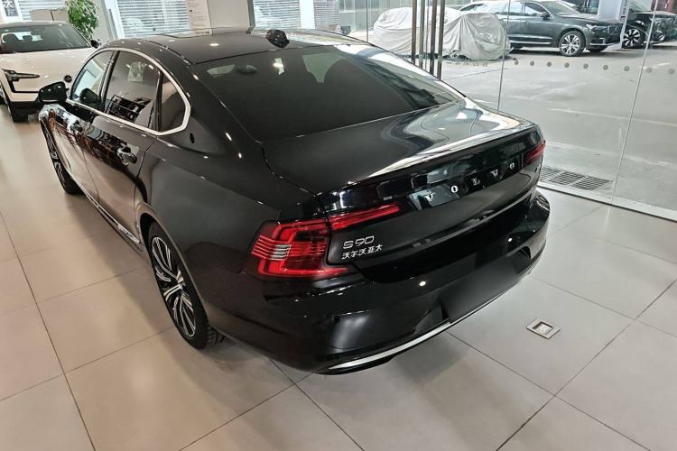 Used Volvo S90 2024 B5 Luxury Smart Edition
