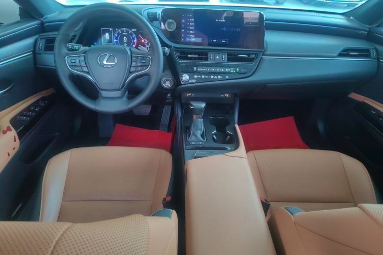 Used Lexus ES 2023 200 Excellence Edition
