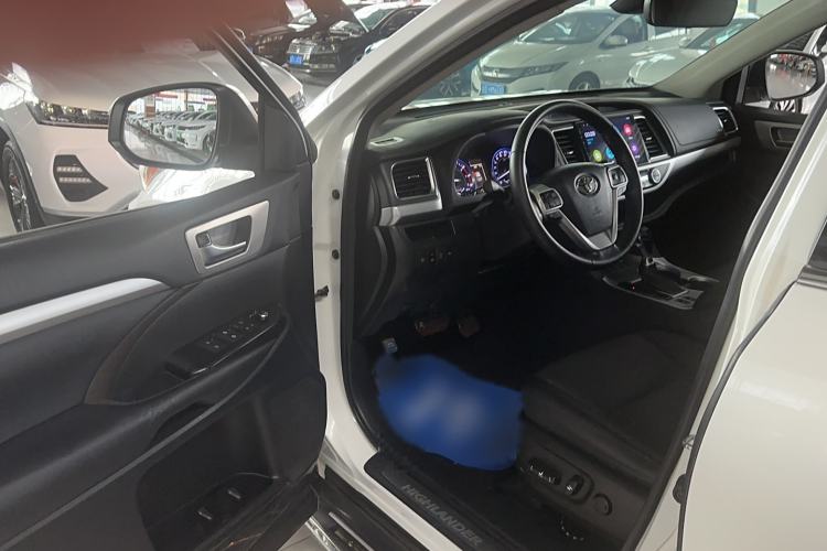 Used Toyota Highlander 2018 2.0T Four-Wheel Drive Luxury Edition 7 Seats China V Emission Standard
