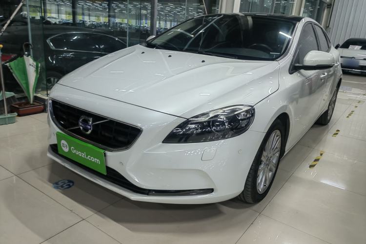 Used Volvo V40 2016 T3 Zhiyi Edition
